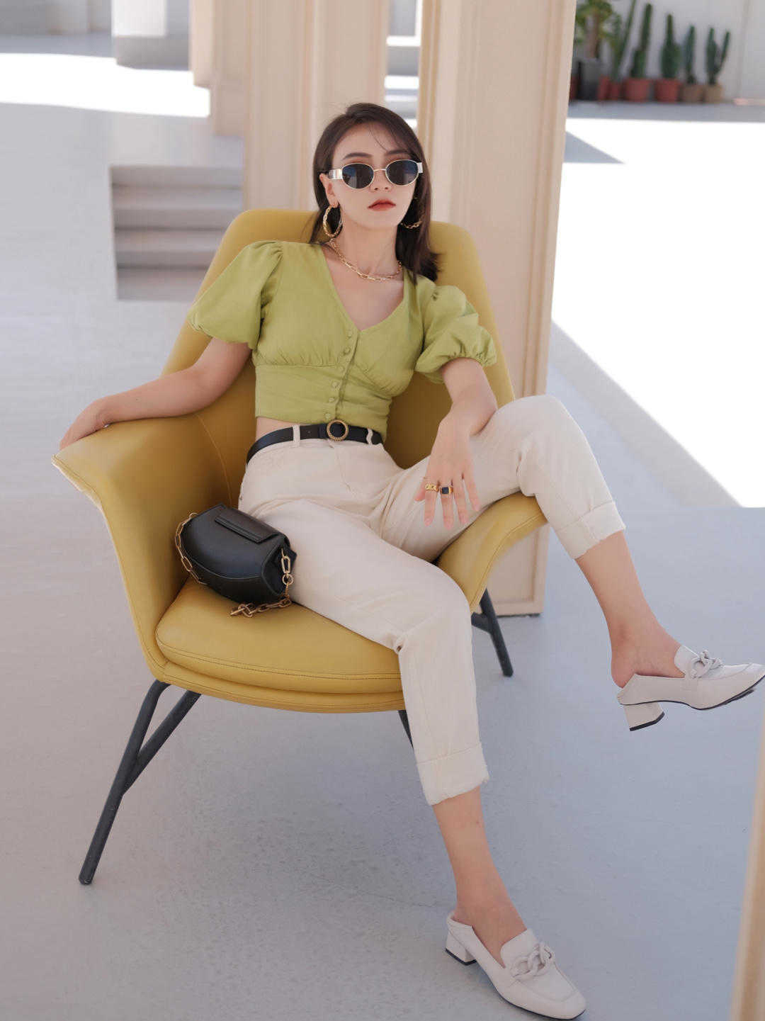 女生|不要低估155cm的女生，泡泡袖上衣配高腰裤，用日常穿搭偷偷长高