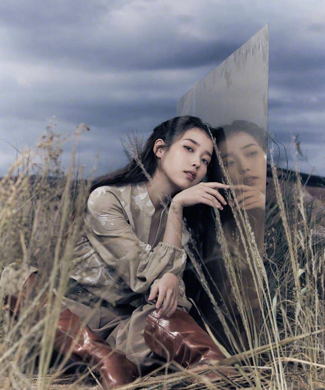 大地|李知恩让人明白了什么叫一眼万年！最新画报奶盐感十足，你喜欢吗