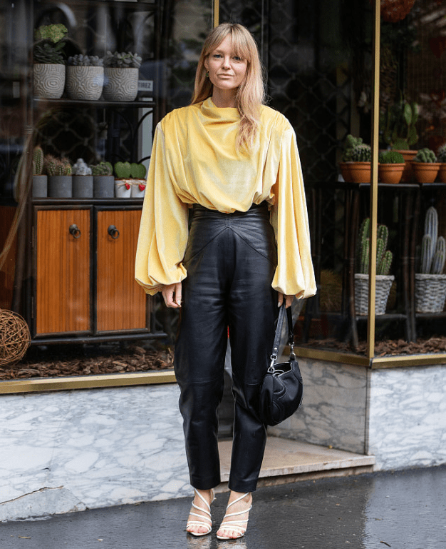 显得|定了!2021年的流行色是极致灰与亮丽黄,双色组合传递希望