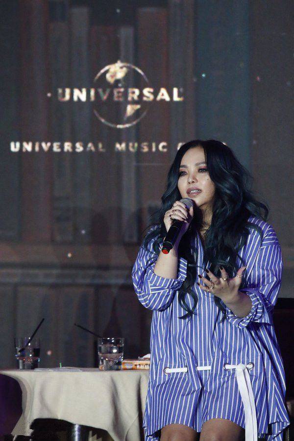 身材|张惠妹为显瘦真拼,脚踩20cm高跟穿出细长腿,“下衣失踪”真惹眼?