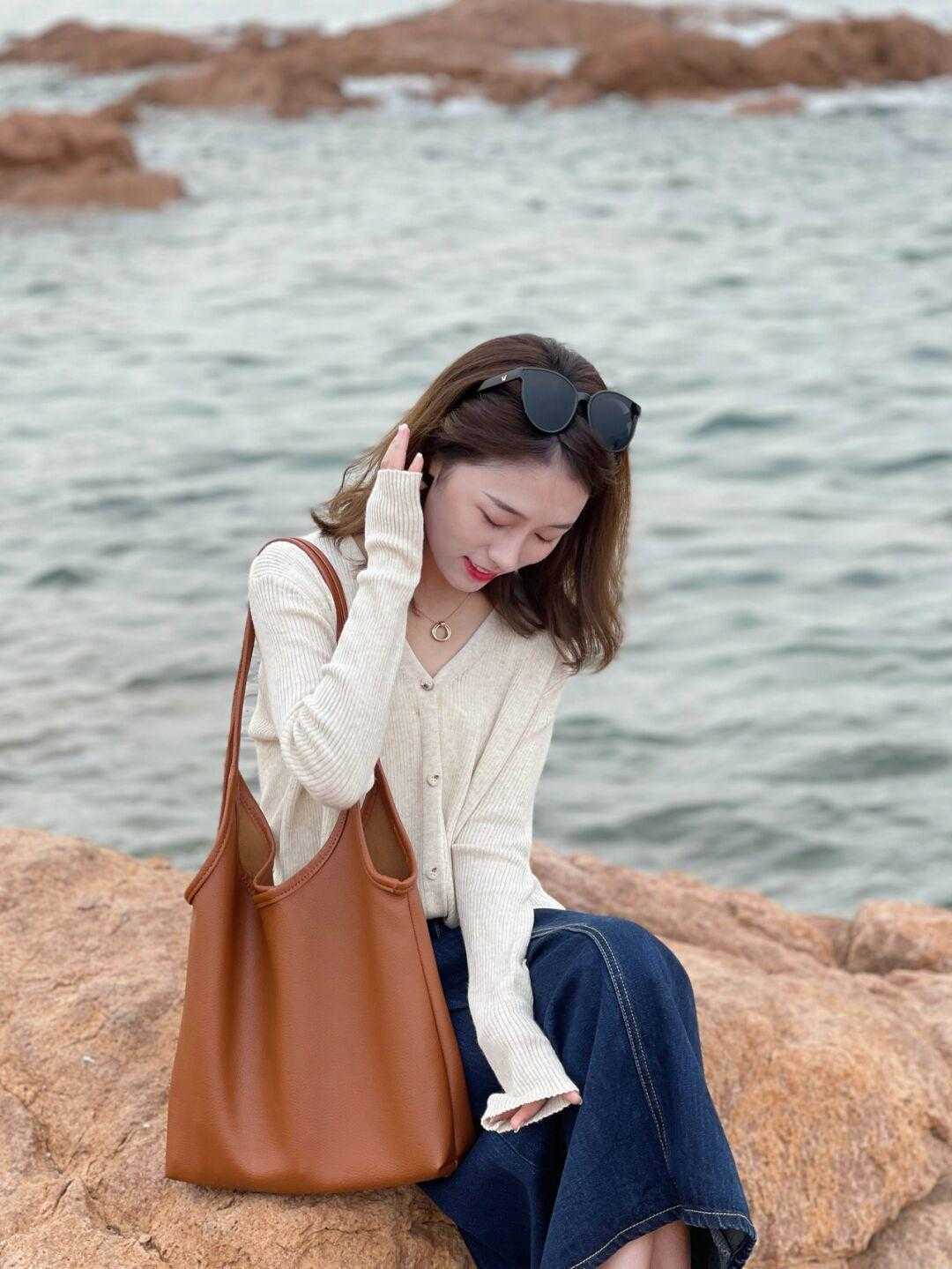 西装|气质女人从不乱穿衣，波点连衣裙搭配西装知性干练，优雅温柔