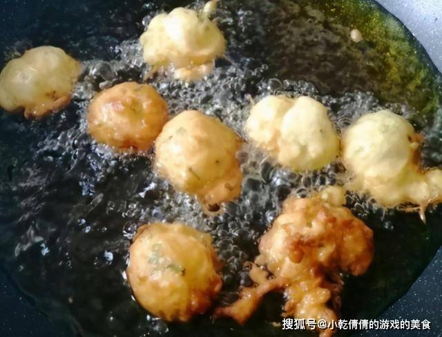 做法|早餐做鸡蛋泡泡,不发面不揉面,10分钟出一锅,比油条好做好吃