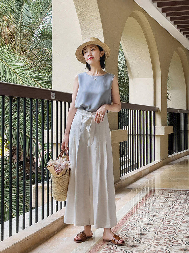 小白|这才是中年女人该穿的“小白裤”，优雅又大气，轻松驾驭多种风格