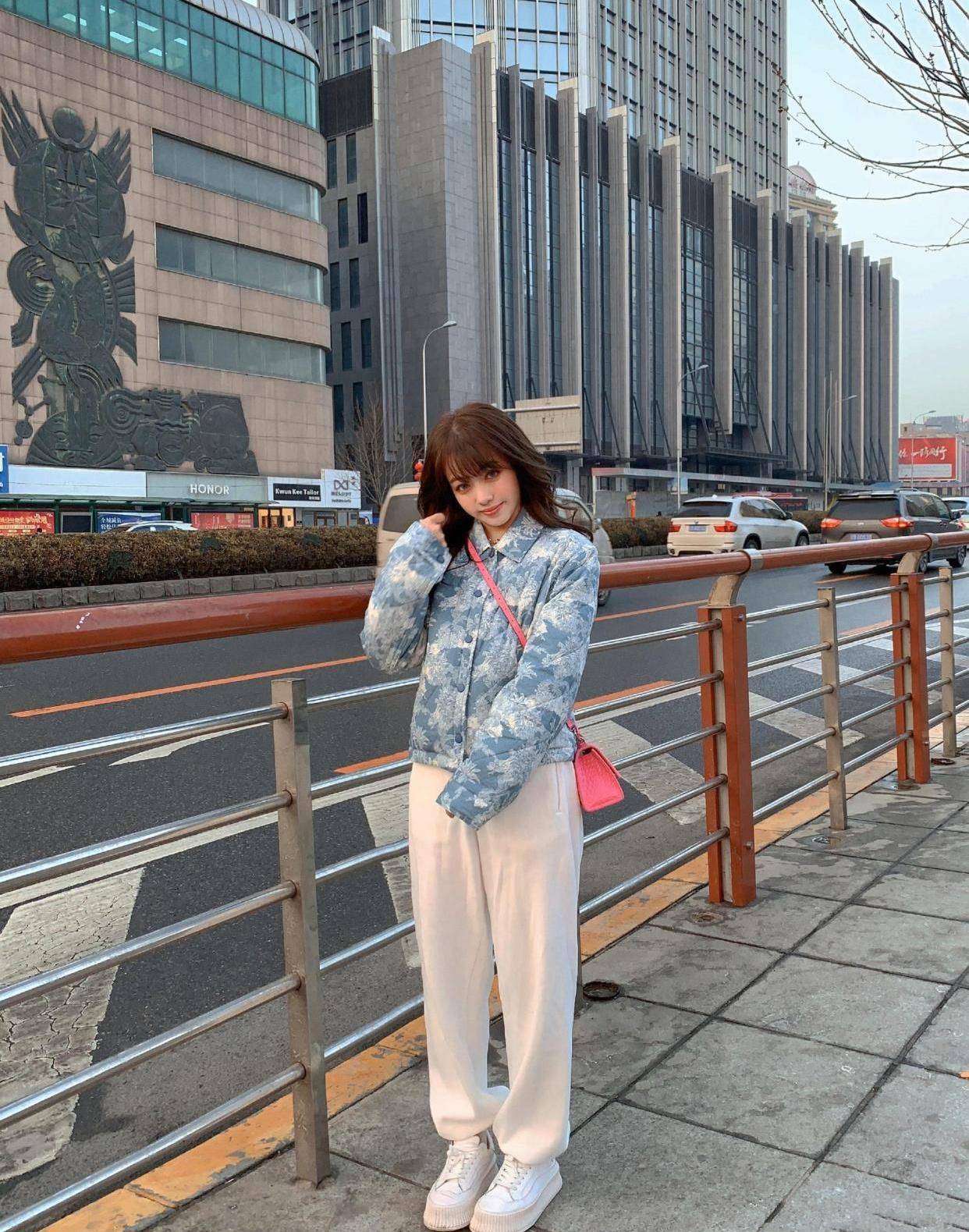 小个子|小个子女生不知道穿什么？试试这3个小技巧，轻松“显高”十公分