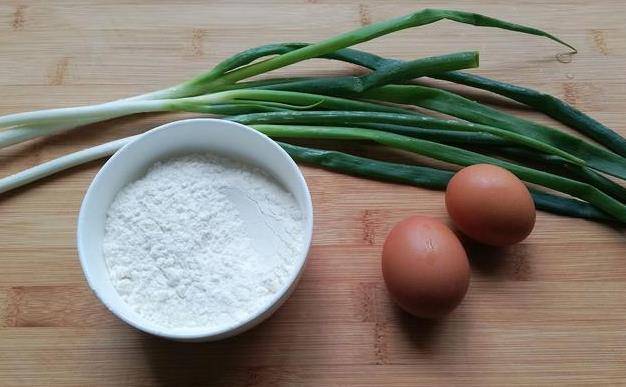 做法|鸡蛋葱花饼简单做法,手不沾面,柔软劲道,10分钟解决全家早餐