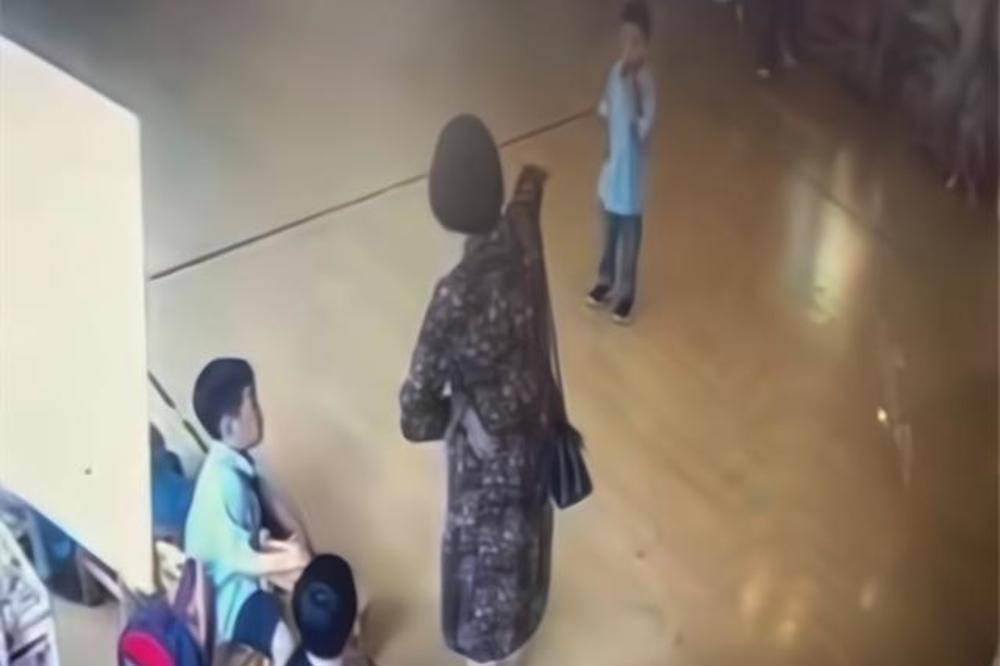 发生冲突|安徽一女子打别人家孩子，导致小朋友受轻伤，只因儿子受到欺负