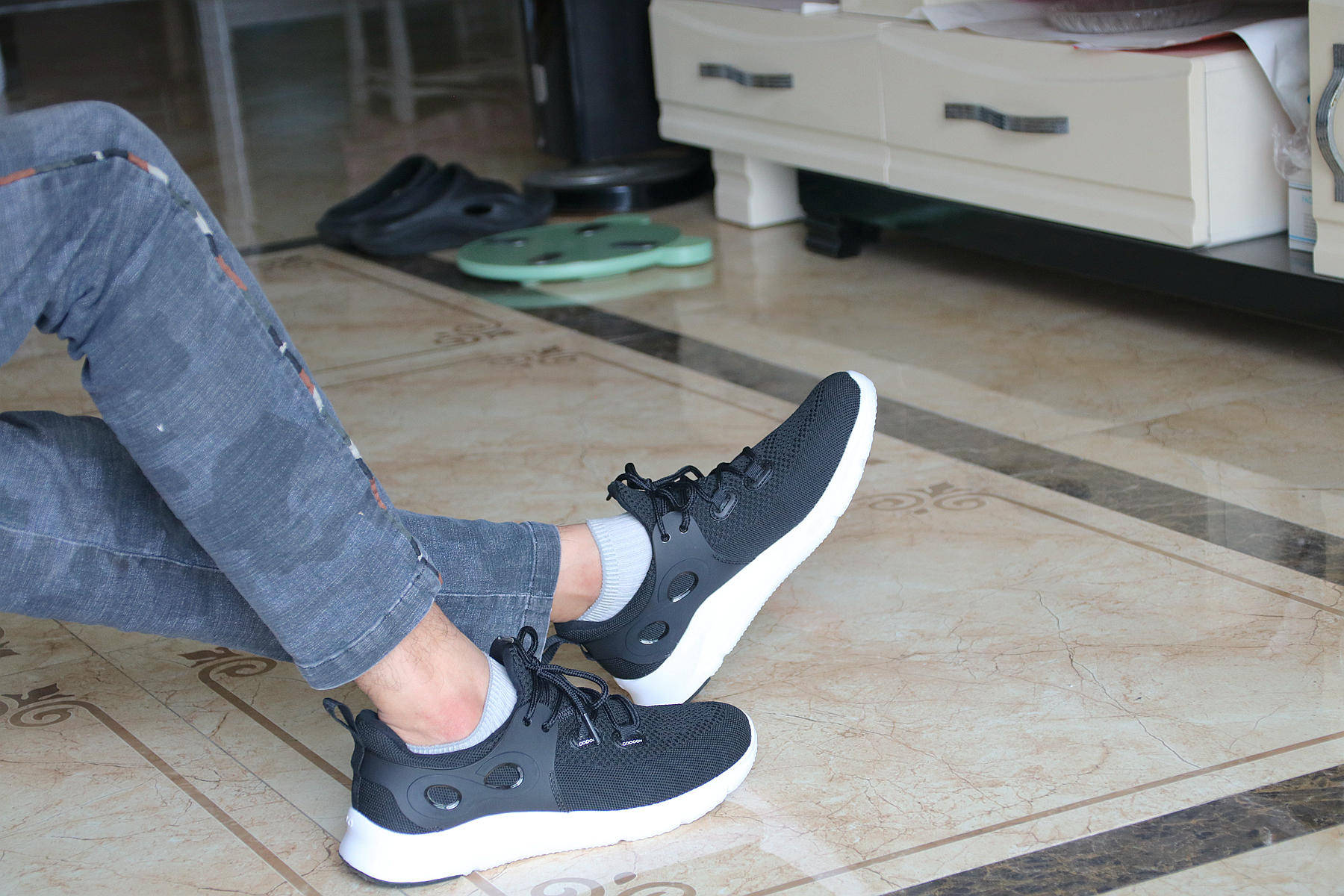 设计|轻弹又舒适、穿上它就不想脱下来，咕咚智能跑鞋5K体验