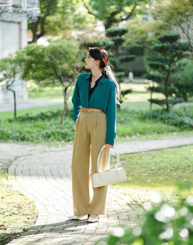 显得|3套适合初秋的日常穿搭，简单舒适又好看，照着穿就行