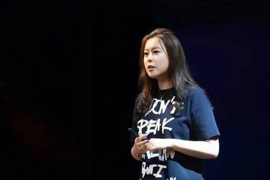 多益网络董事长要悬赏千万送女CEO进监狱 还要树立罪己碑_徐波