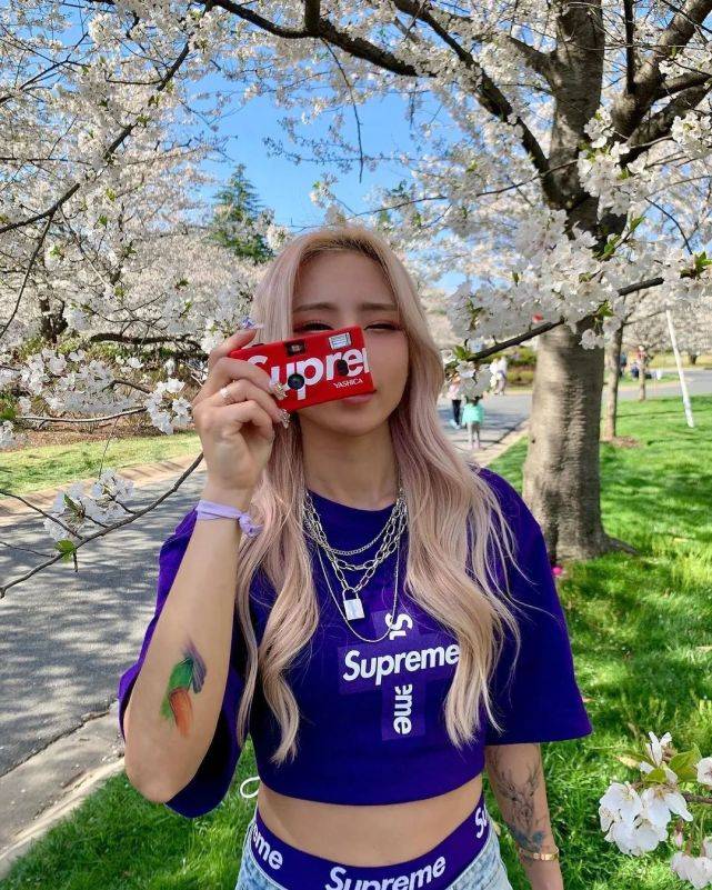 Supreme|爷青结!骨灰级Supreme"白红"Box LogoT恤复刻发售?速锁定!