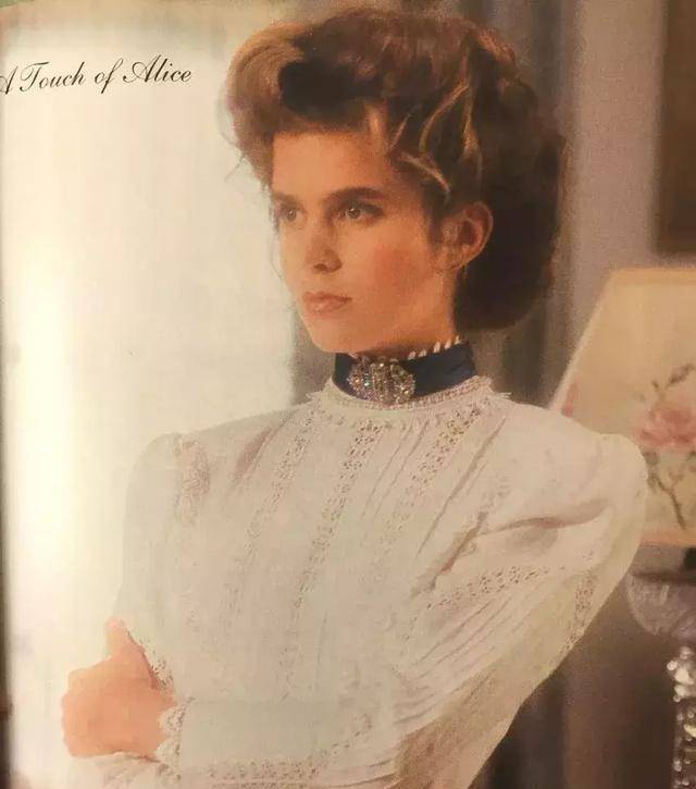 大部分|2021入秋的第一件衬衫就选“它”，照着穿优雅高贵显气质