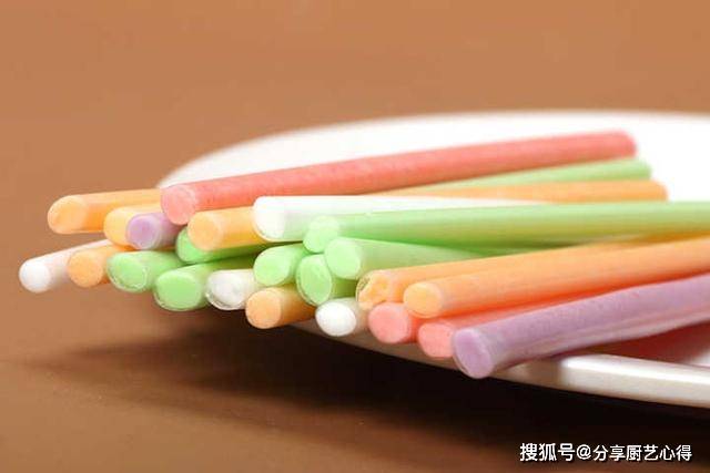 泡泡糖|11种童年零食大盘点,小时候只能背着妈妈吃,满满的回忆啊