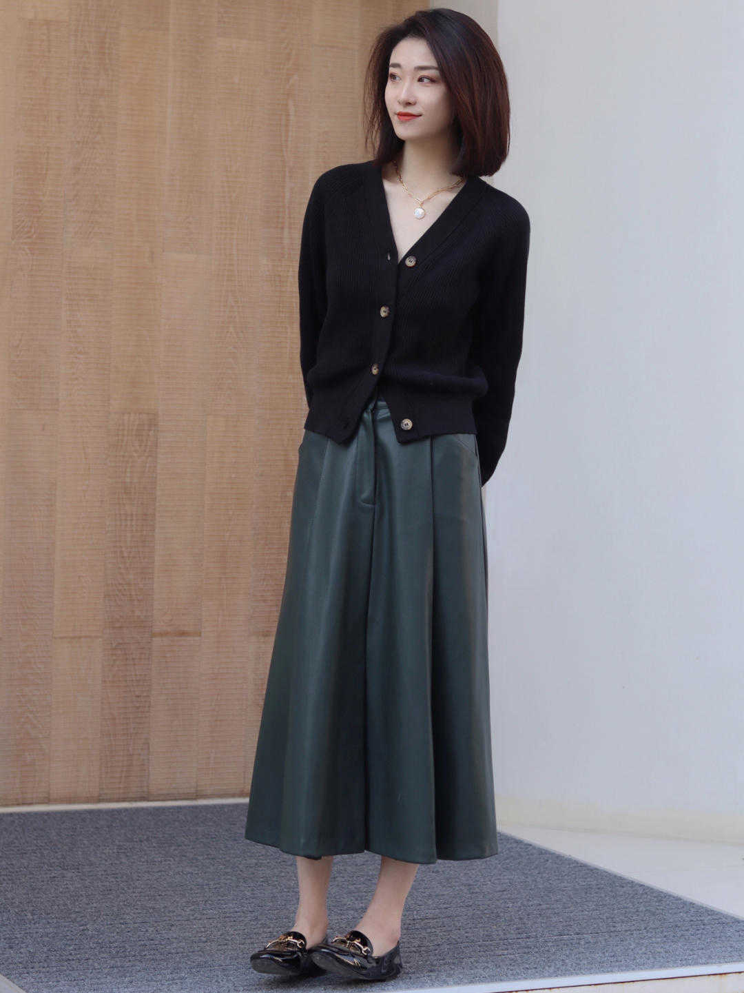 服装|秋季也是针织衫的标配，原来可以这样配，好看又方便