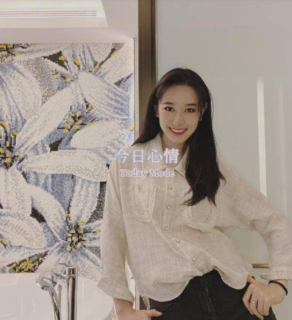 设计|孙一文不愧是体育界的颜值担当，穿小香风衬衫自拍，穿衣品味好高