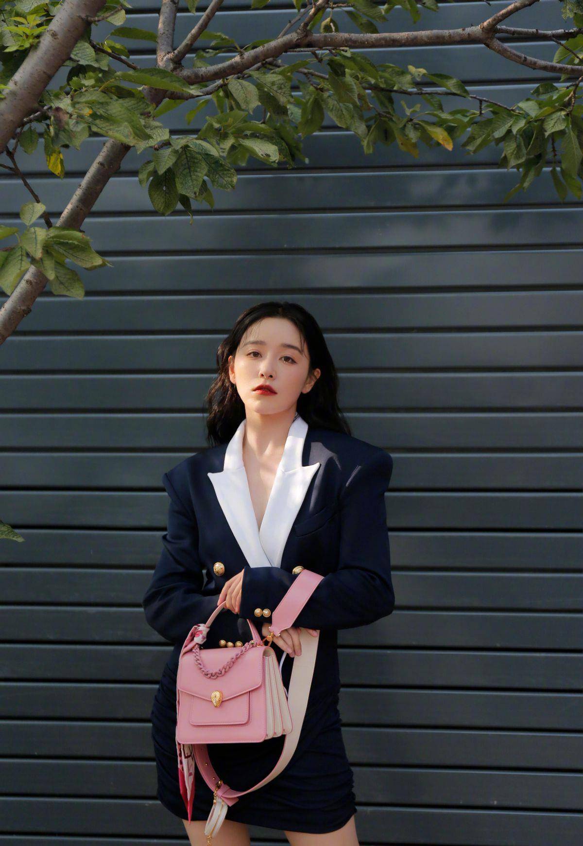 设计|跟阚清子学“七夕穿搭”，穿粉色泡泡裙少女感满满，心动翻倍