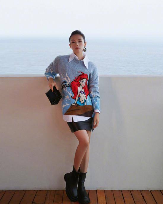 西装|42岁章子怡容光焕发，真空穿西装戴大金链，瘦成长脸气质大变样