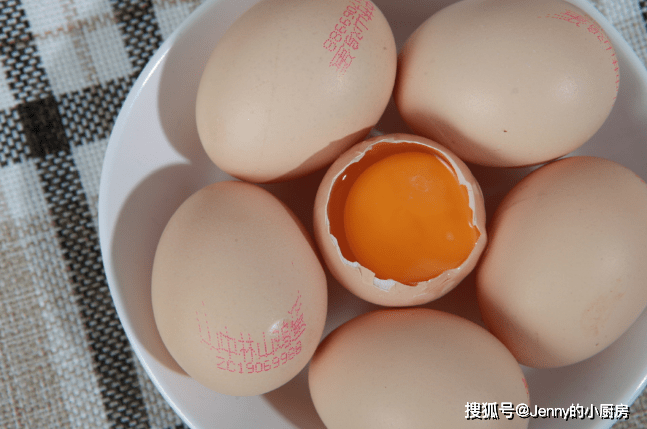 新鲜鸡蛋怎么买 6ecc668c26ba473fadf3626b5b76f141.png