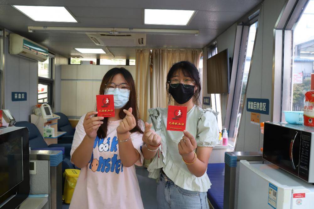 献血者|科学防疫 踊跃献血——徐州市民走进街头献血屋为生命加油