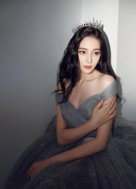 身材|看刘亦菲迪丽热巴谭松韵，穿搭纱裙装，谁才是真正的女神？