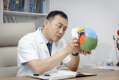 美容|西安国际医学中心整形医院颌面外科主任籍建华用医疗技术创作颌面艺术