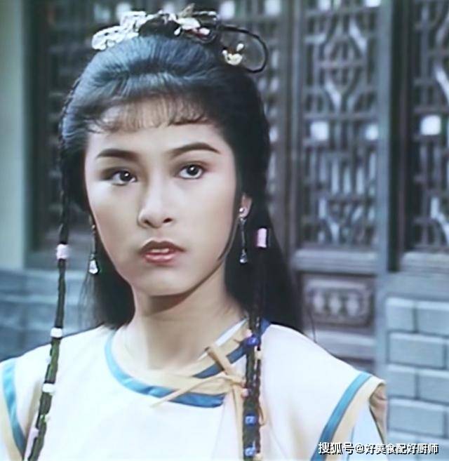 实属不易在《神州侠侣》里饰演女主萧玉雪的时候年龄已经40,这会儿看