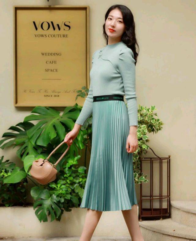 显得|女人要懂得爱自己，可以从穿衣打扮开始，做个有品味的女人