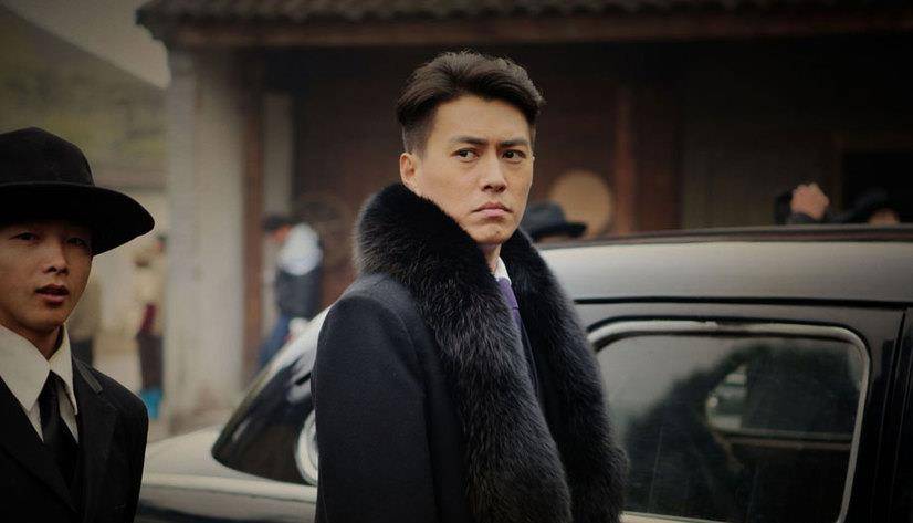 因为|43岁靳东1993年出道,二十多年摸爬滚打,如今成为富豪身价过亿