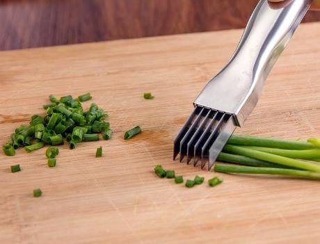 方法|夏日我家必备的早餐饼,1个土豆2个鸡蛋,润肠通便助消化,香软