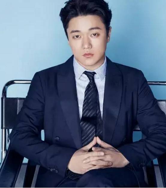 因为|他从歌手转型演员，11.5亿票房不仅碾压黄渤，还给王千源上了一课