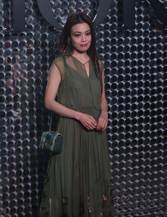 状态|章子怡刘嘉玲同台，景甜奚梦瑶穿黑纱裙比美，王子文和新男友合体