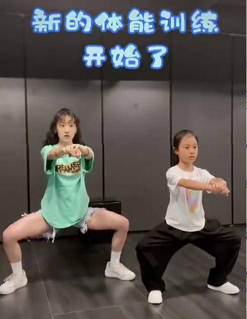 马尾|8岁甜馨真不怕吃苦！扎马步表情挣扎太像贾乃亮，梳高马尾飒气十足