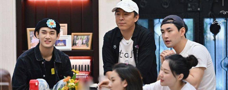 花花|两档热门综艺将在下月正式开录，肖战景甜担任常驻嘉宾引大众期待