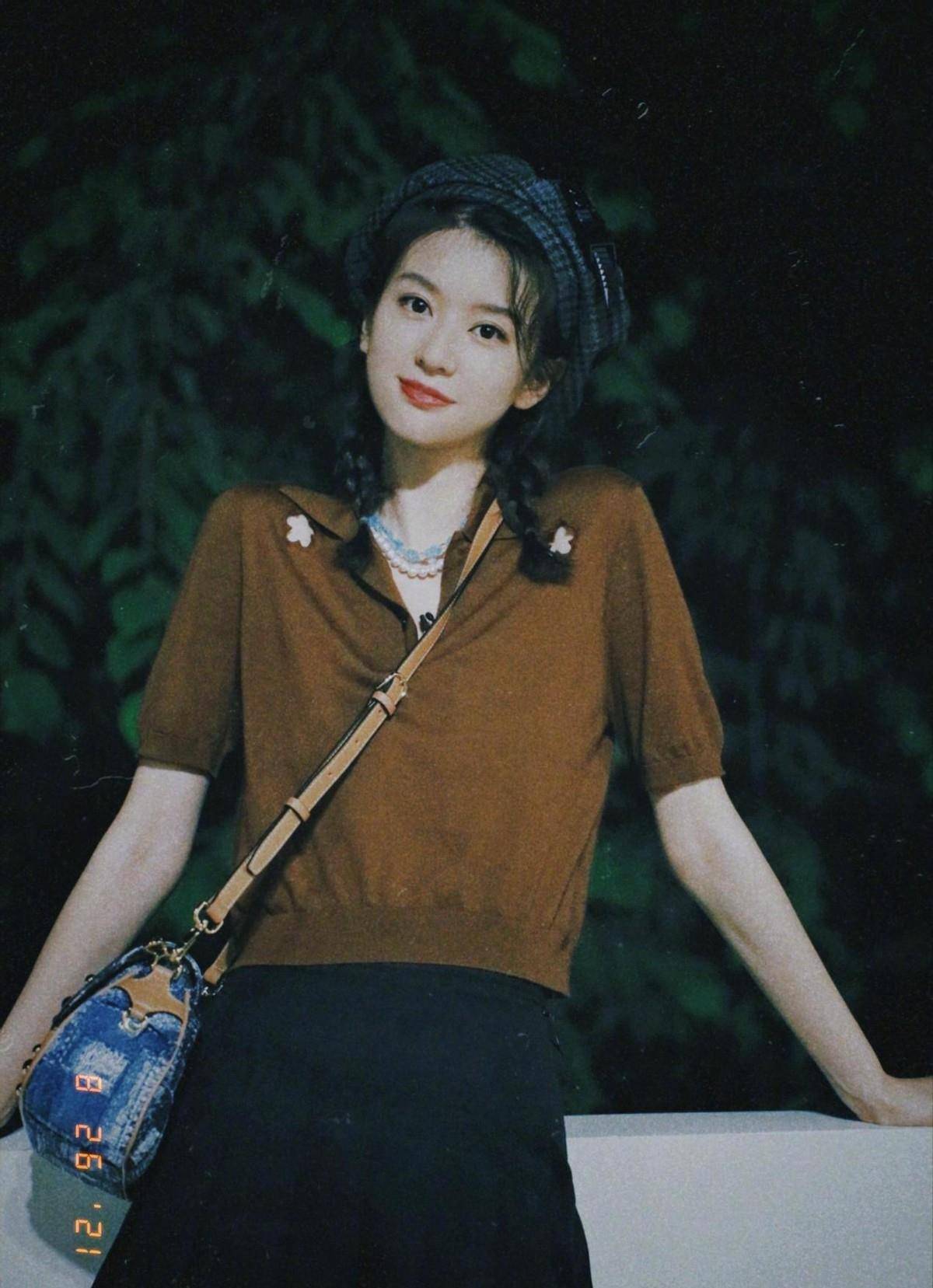 仙鹤|乔欣发文晒出美照,一双“仙鹤腿”太吸睛了,镜头感真的好强