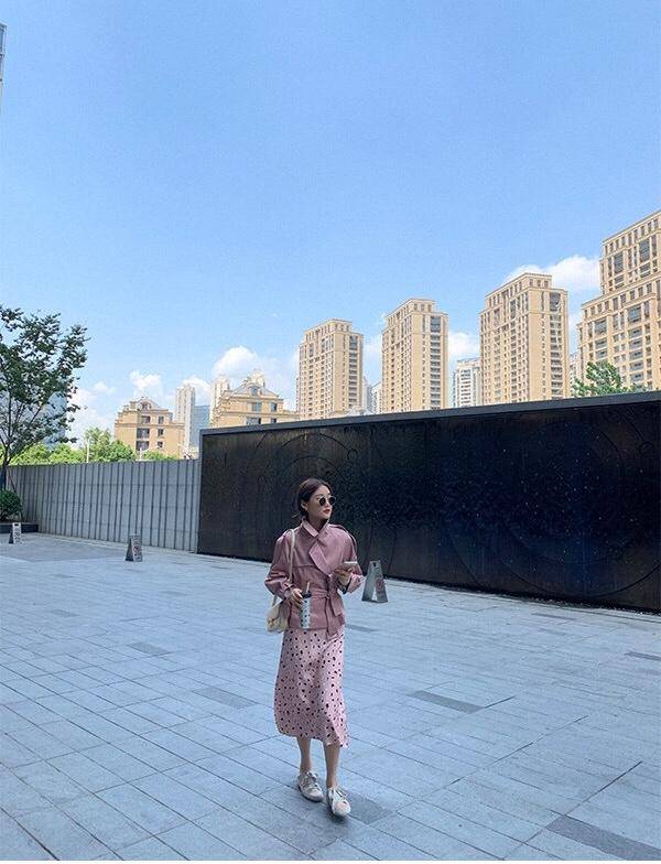 风衣|上游时尚|初秋通勤穿搭,怎么穿好看又时髦