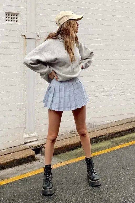 飒帅|卫衣+半裙=早秋最火混搭套路，时髦又有女人味！