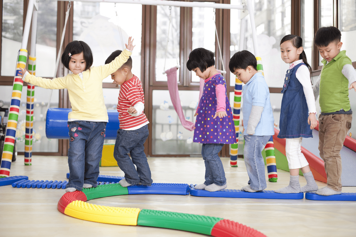 初入|9月初入幼儿园的必备指南，即将上幼儿园孩子的父母请惠存