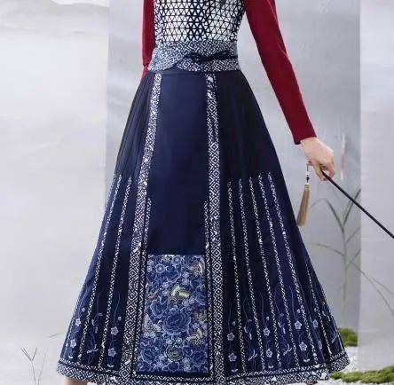 国货|“新晋带货女王”景甜，16集换装秀造型把国货穿出“高攀不起”的气质