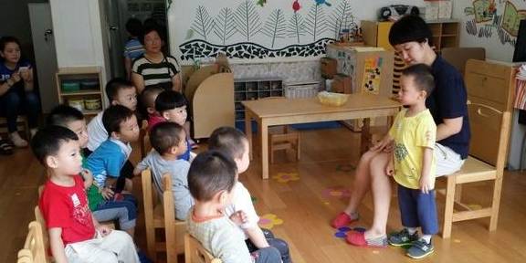 因为|宝宝是否接受幼儿园，不哭闹并非唯一指标，还得看这三点