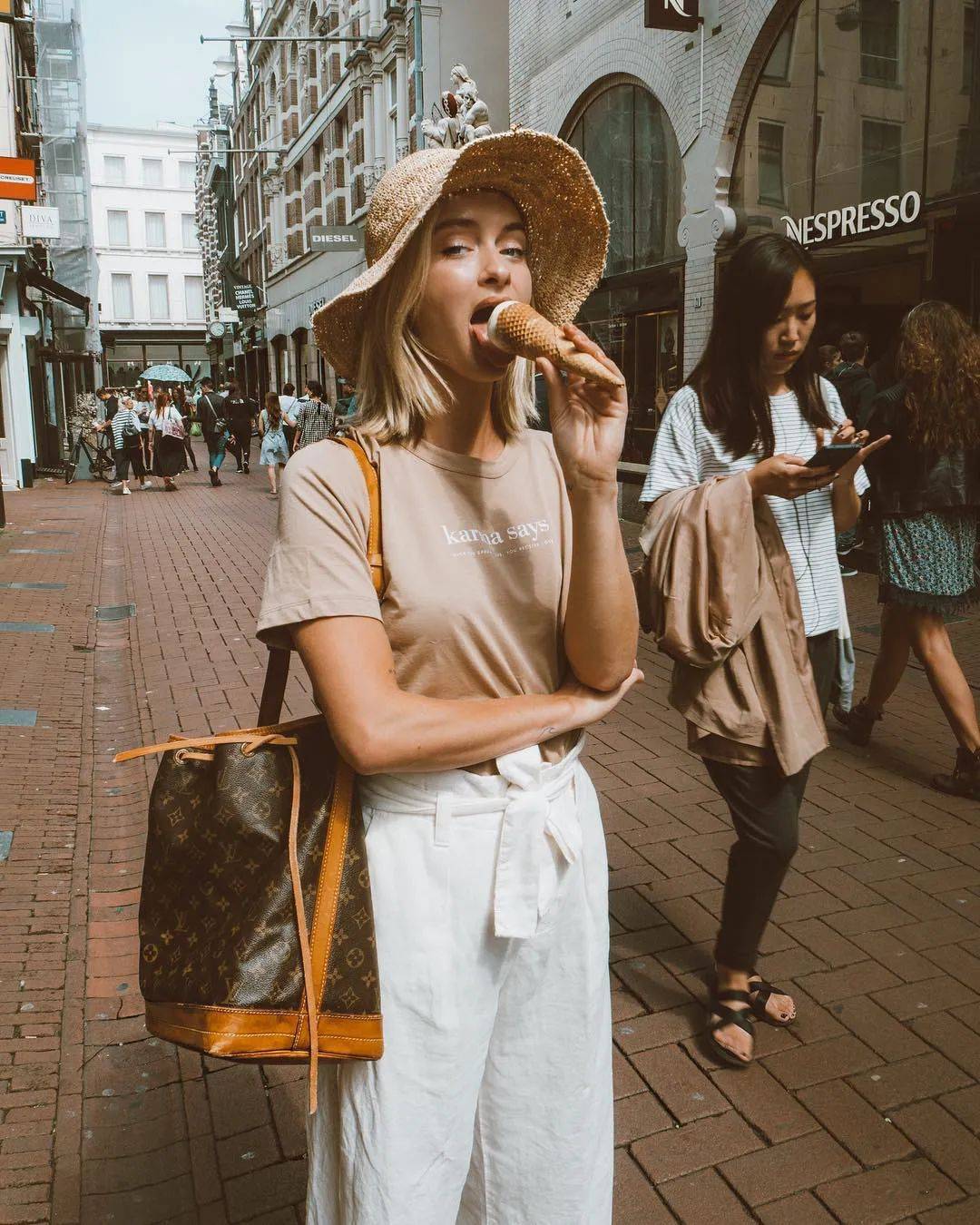 黑色|T恤+阔腿裤，早秋最显瘦搭配！