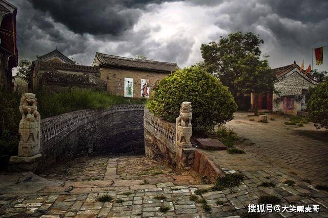 陕西保存最完整的古村落，有123座四合院，还有哨门炮台防土匪