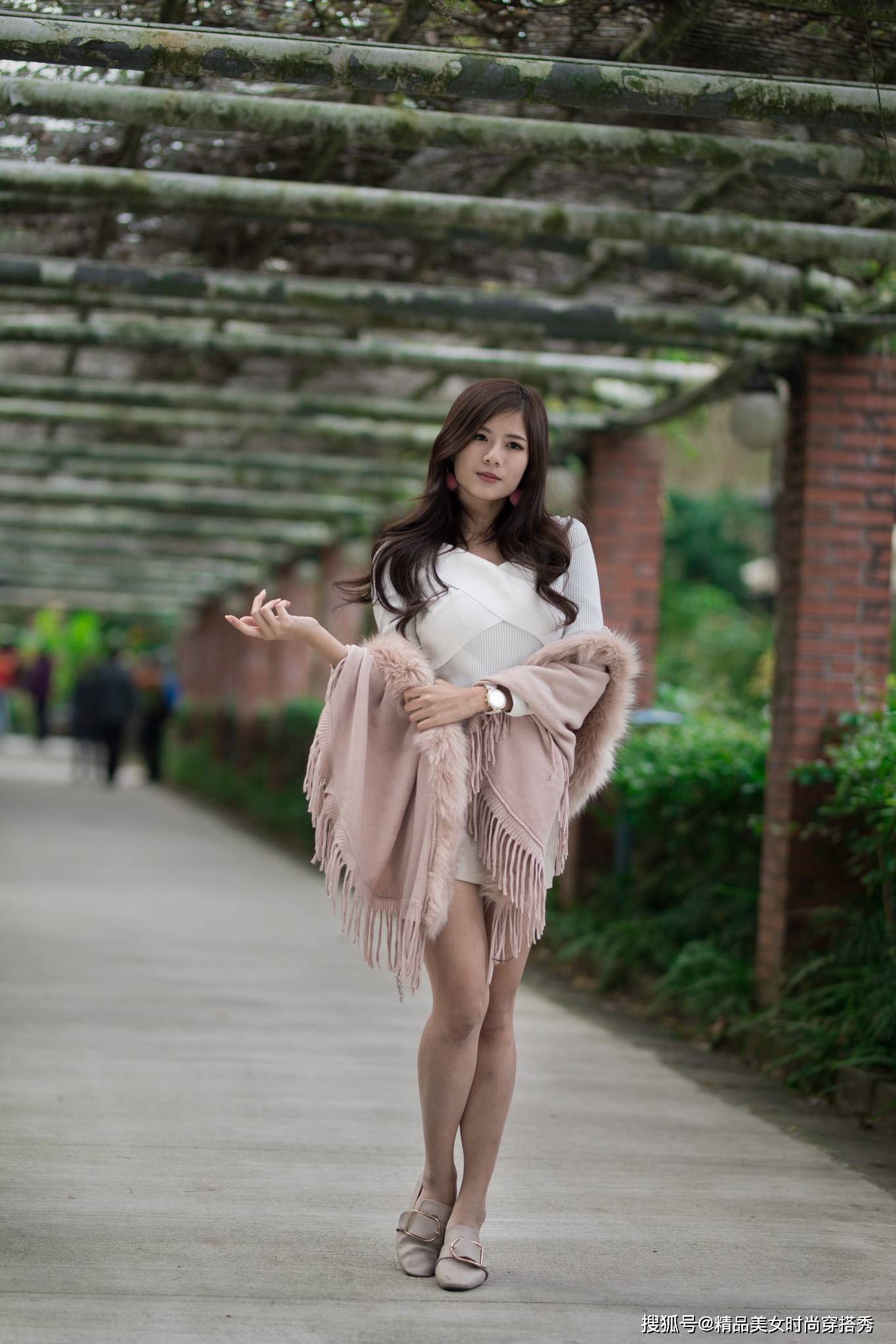 都能|简约修身的版型，自带随性气质的毛衣，轻松穿出自己的休闲感