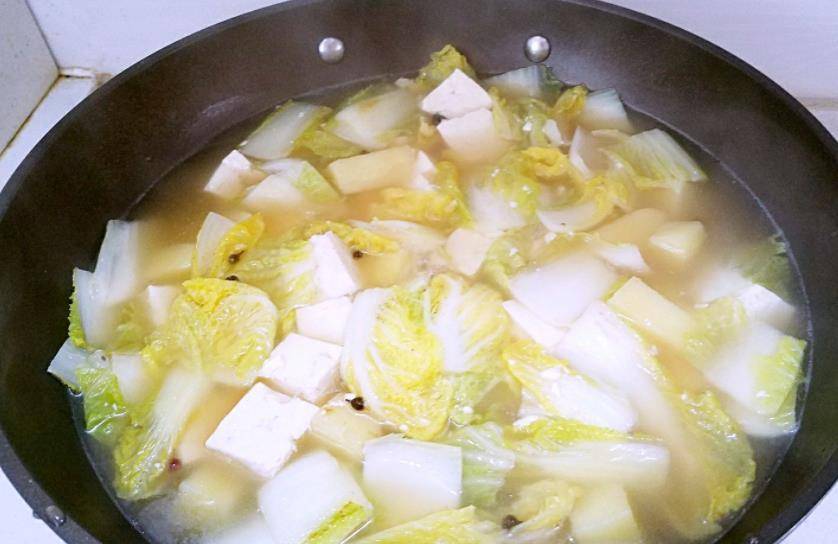 炖豆腐泡的家常做法 2fa3bc190f5646c8815cbab07b61ee03.jpeg