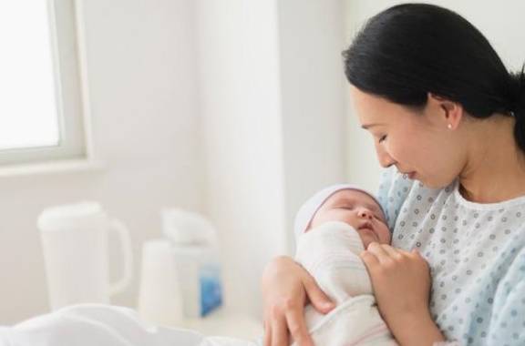 补充|宝妈生完孩子，婆婆端来一碗“补品”，知道什么东西后吐完了