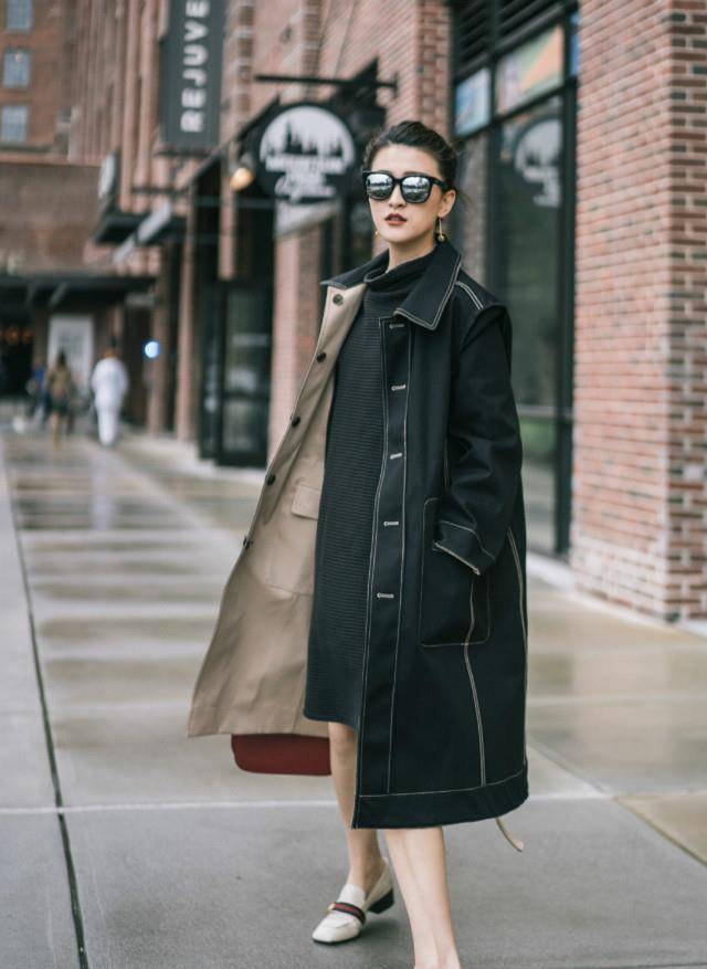 皮鞋|穿风衣时，不一定要配马丁靴才好看，今年这“4种”鞋更时髦合拍