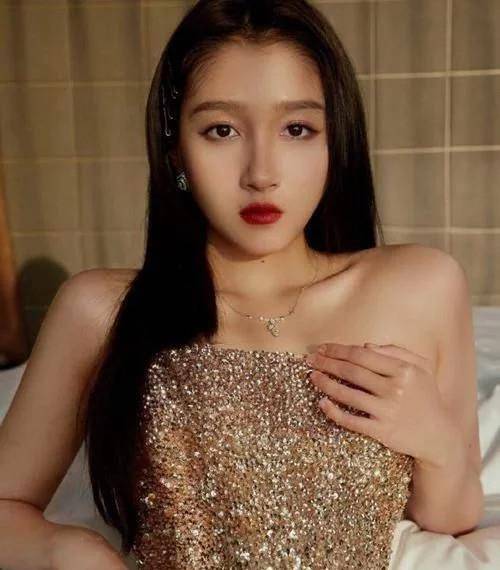 眼睛|女生脸上有这5个“特征”，属于天生的“美人胚子”，越看越惊艳