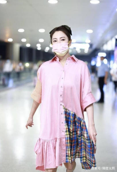 漂亮|张雨绮不愧是“时尚精”，穿粉色衬衫少女感超强，哪里像34岁的人