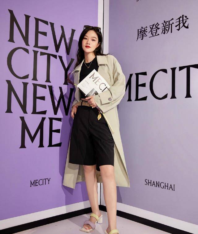 皮鞋|穿风衣时，不一定要配马丁靴才好看，今年这“4种”鞋更时髦合拍