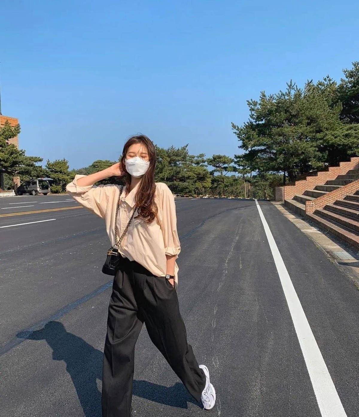 整体|还在穿阔腿裤吗？春季必备的四条裤子，惊艳又显瘦！