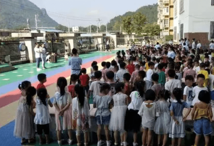 心理准备|孩子初次入园，家长“悄悄溜走”不能解决问题，牢记9个字不踩坑