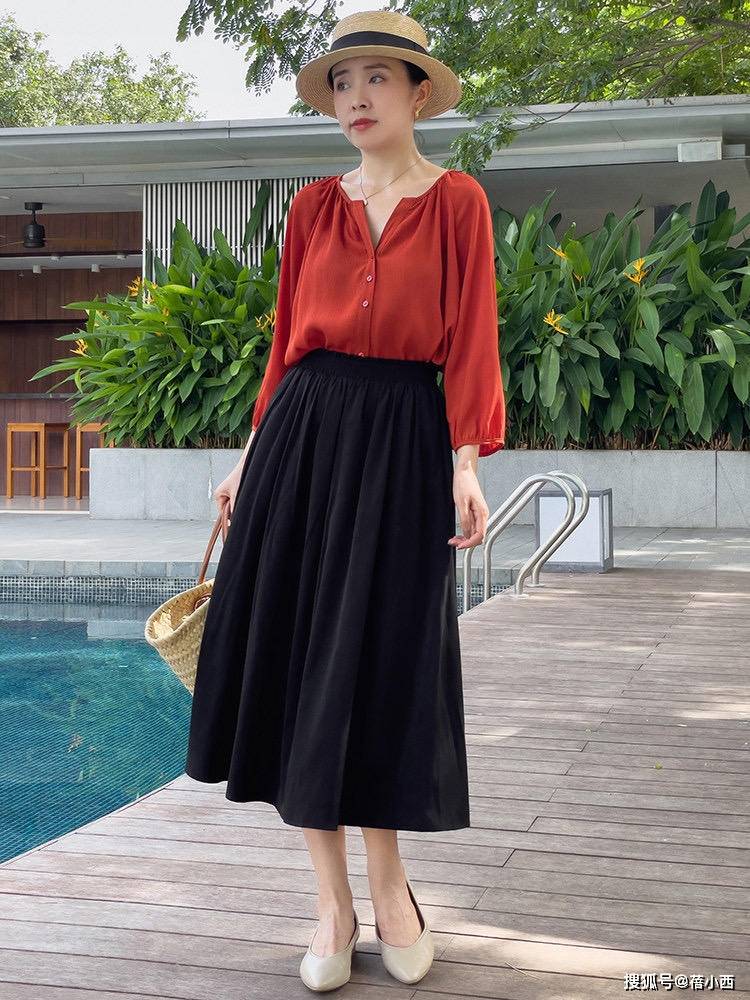 职场|见过大场面的女人，早秋第1件衣服首选“衬衫”，知性优雅又高级